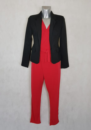 Combi-pantalon femme fluide unie rouge fuselée sans manches avec ceinture à nouer