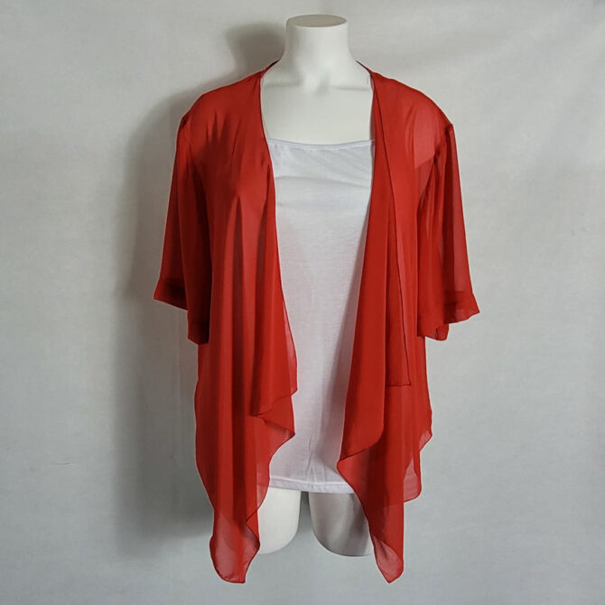 bolero femme grande taille gilet grande taille femme ronde voile rouge pour une cérémonie un look habillé soirée ou un mariage mode senior 60 ans +