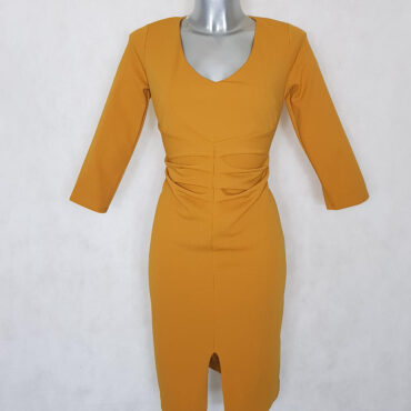 Robe femme fourreau à manches moutarde courte.