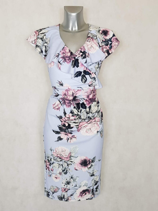 Robe femme drapée florale à volants et manches.
