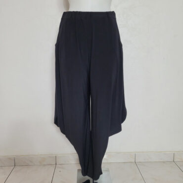 pantalon sarouel femme chic élégant pour mariage taille élastiquée. | Le pantalon bouffant noir, ample et confortable, Il s'associe avec une  hauts, allant des tops près du corps aux blouses légères.