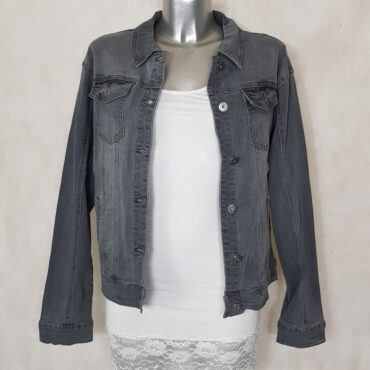 Veste courte droite en jeans gris délavé femme manches longues.