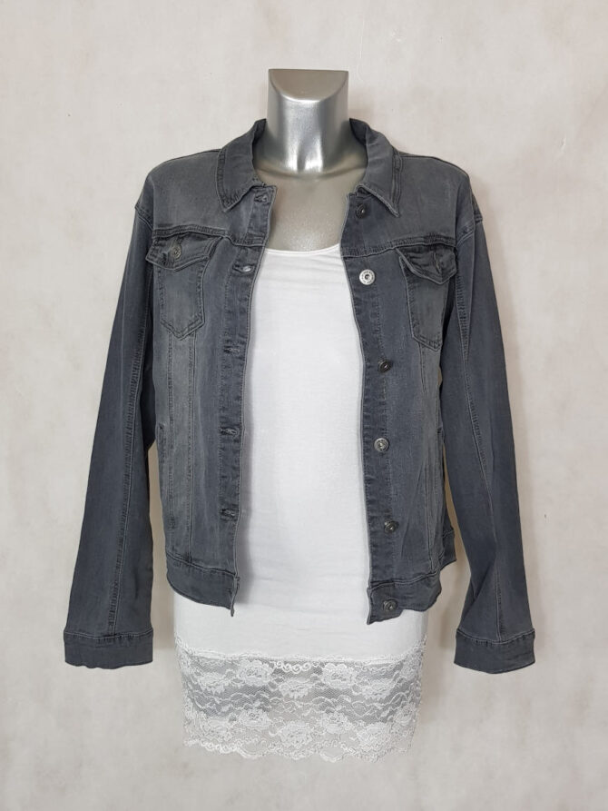 Veste courte droite en jeans gris délavé femme manches longues.