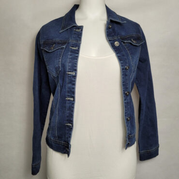 Veste femme courte ajustée en jeans bleu délavé