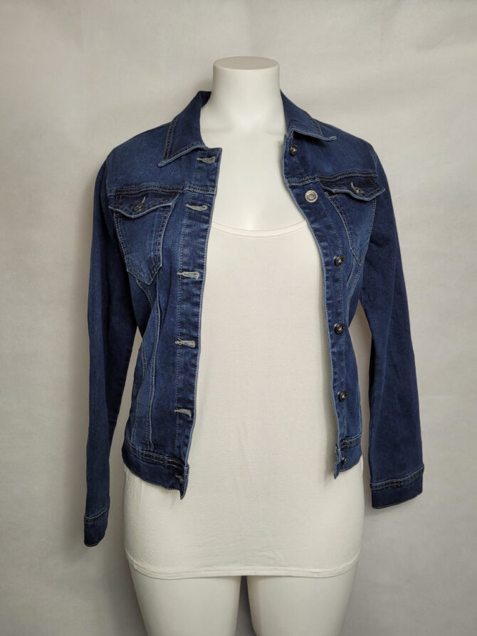Veste femme courte ajustée en jeans bleu délavé