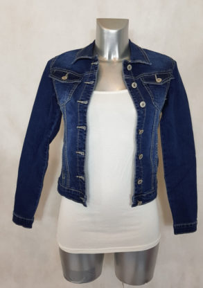 veste femme en jeans bleu délavé cintrée courte manches longues