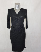 Robe femme fluide drapée noir pailletée col V cache coeur et manches 3/4