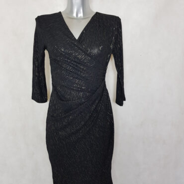 Robe femme fluide drapée noir pailletée col V cache coeur et manches 3/4