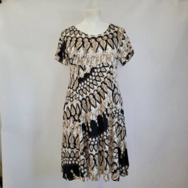 robe ceremonie grande taille femme coupe évasée fluide et manches courtes col rond