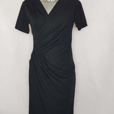 Robe noir droite cocktail portefeuille femme ronde