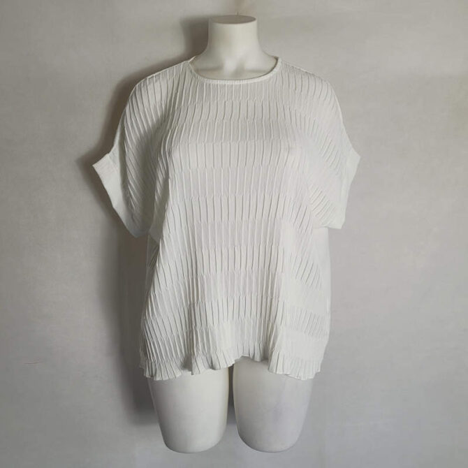 chemisier blanc femme grande taille coupe droite et manches courtes chauve souris ample tres pratique 