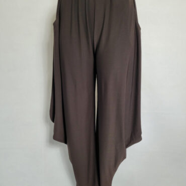 Pantalon sarouel femme chic marron femme grande taille:Sarouel elegant femme grande taille | pantalon bouffant​ fluide Confort : C'est le principal atout du sarouel. Sa coupe ample et sa matière fluide offrent une grande liberté de mouvement et un confort optimal.