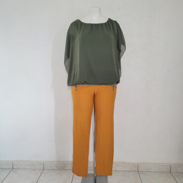 look pantalon extensible femme senior et blouse amincissante | ensemble grande taille femme