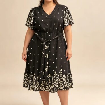 robe courte noire chic femme ronde floral fond noir fleurs blanches