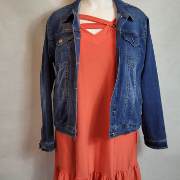 Tenue blouson jean grande taille pour femme et tunique coloré : vetements grandes tailles femmes modernes