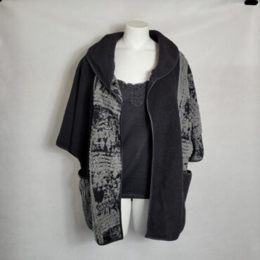 cape femme laine; veste en laine noire femme