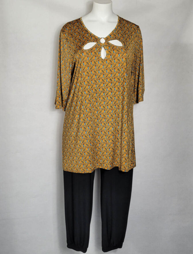 Blouse fluide motif ocre – Image 3
