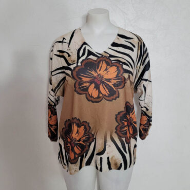 pull femme motif col V et manche longue chauve souris