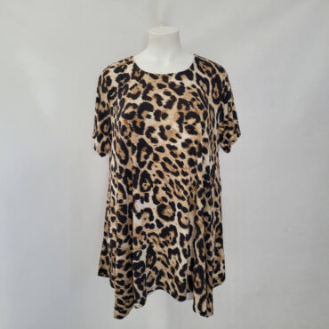 tunique leopard femme chic ronde grande taille haut avec tissu fluide évasé et manches courte