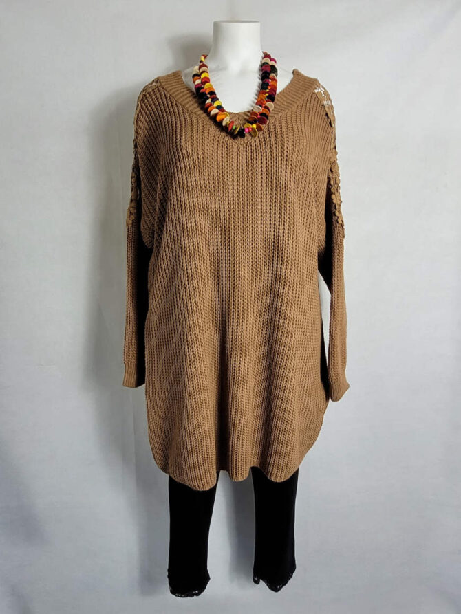 Robe pull dentelle camel – Image 2