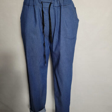 Pantalon jeans moderne bleu femme ronde
