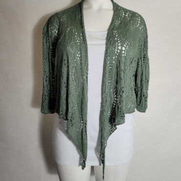 Gilet maille ajourée femme Veste bolero femme en couleur kaki, avec une coupe asymétrique qui peut se nouer ou non, idéale pour l'été et adaptée à toutes les occasions