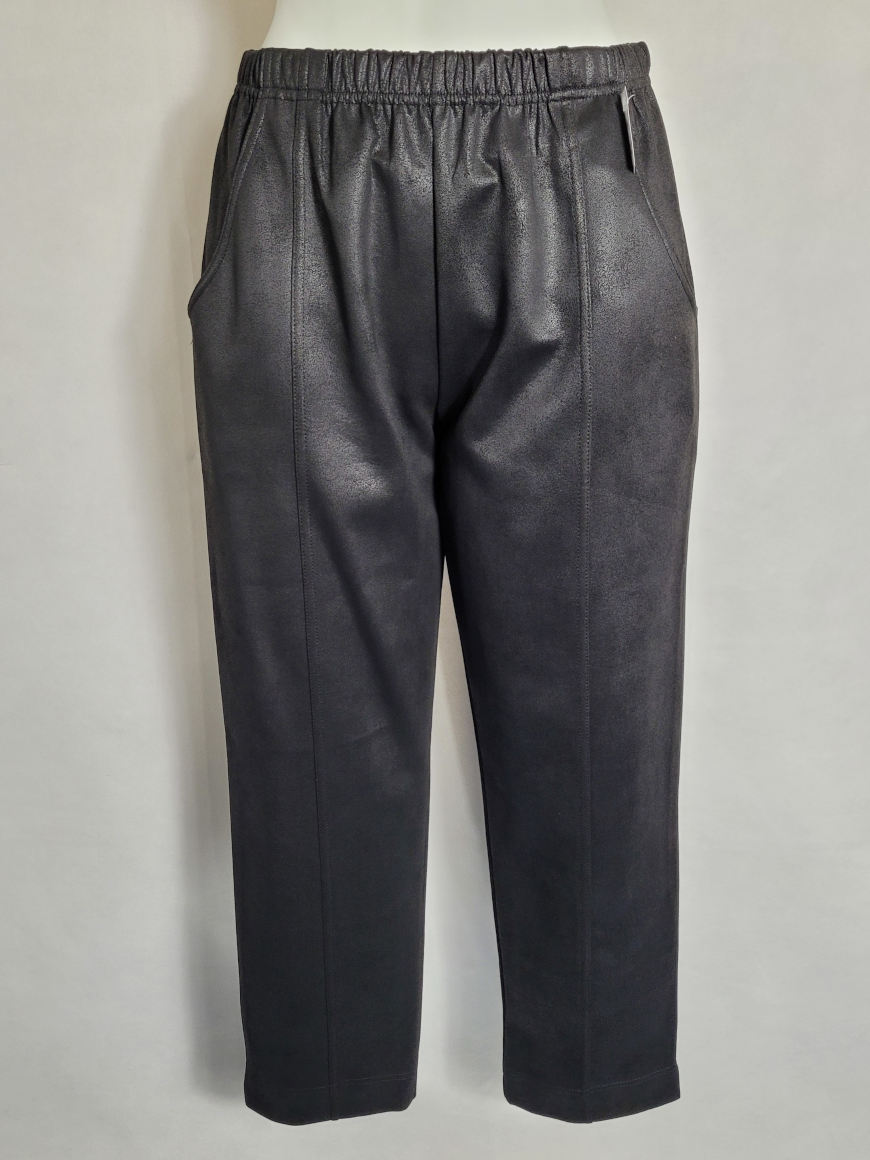 Pantalon moderne daim noir femme ronde