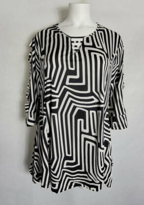 Tunique fluide graphique noir blanc femme ronde