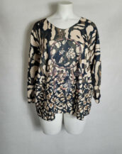 Pull fin animal noir femme grande taille