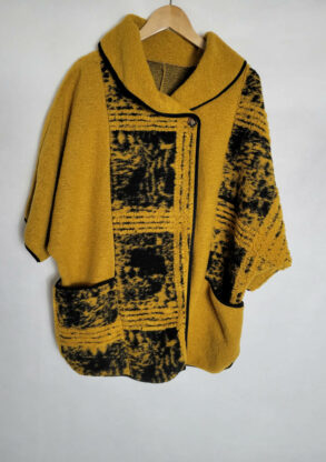 Cape laine originale jaune femme élégante