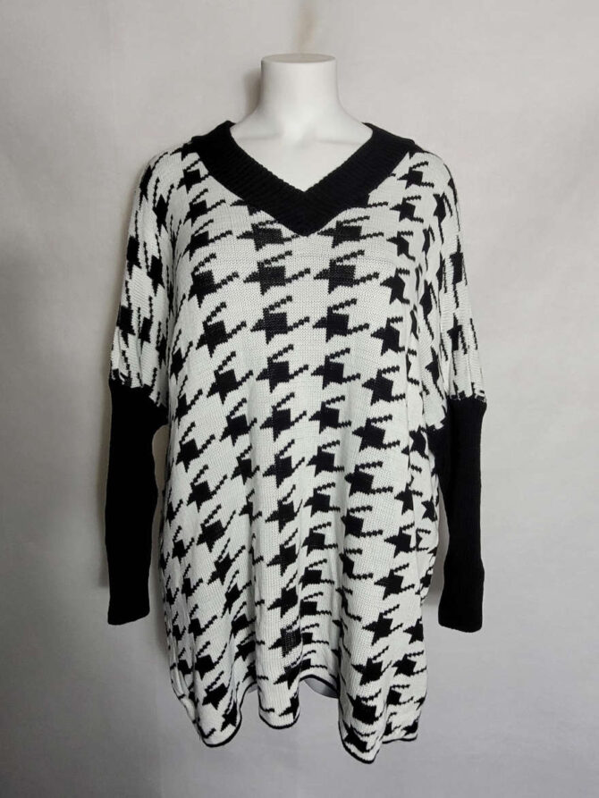 pull à grosse maille femme​. Pull poncho noir blanc femme grande taille col V
