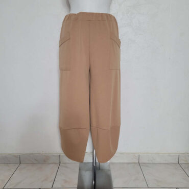 pantalon 7/8 femme grande taille. large original beige