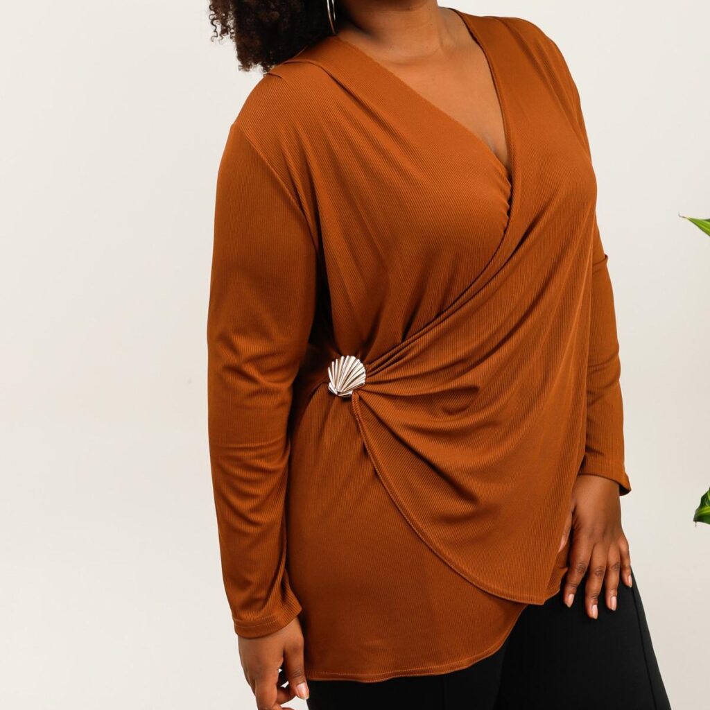 pull tunique femme original​ cache coeur chic ocre vetement pour femme grande taille jusqu'au 58