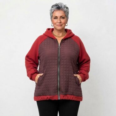 manteau femme mi saison porté par femme plus de 60ans