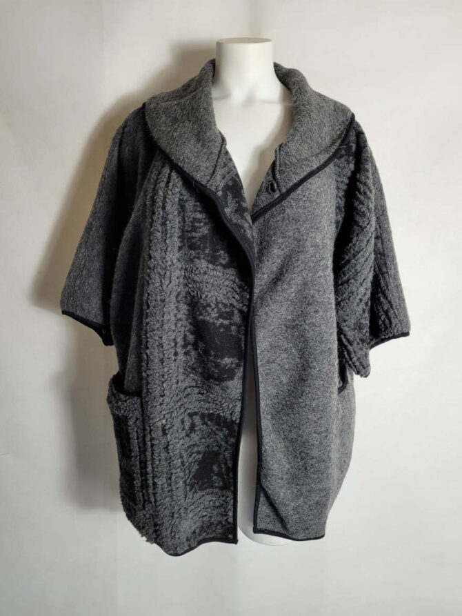 Veste en laine bouillie pour femme Cape laine originale gris femme élégante