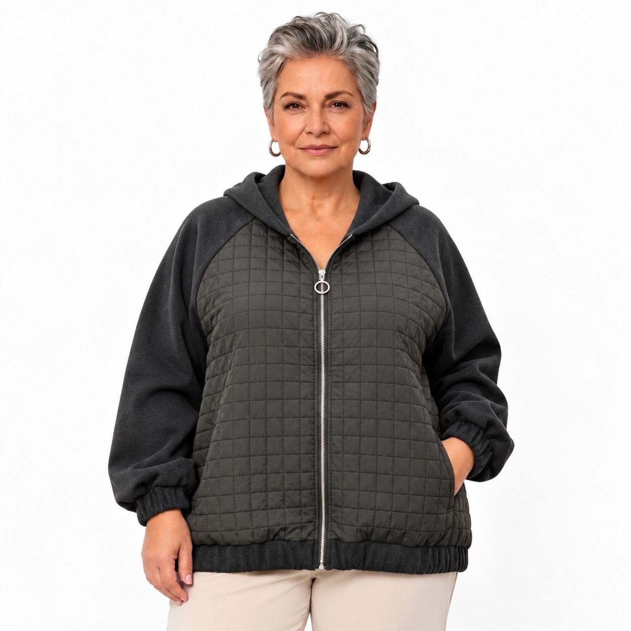 manteau femme fantaisie porté par femme senior