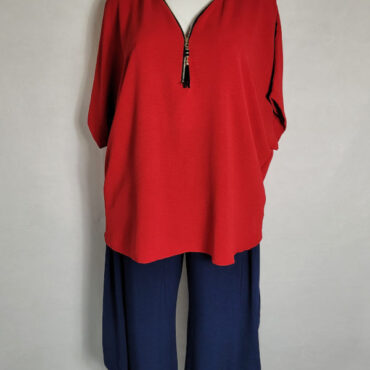 idée-look-pour-femme-ronde-avec-haut-rouge-grande-taille-femme-et-sarouelle