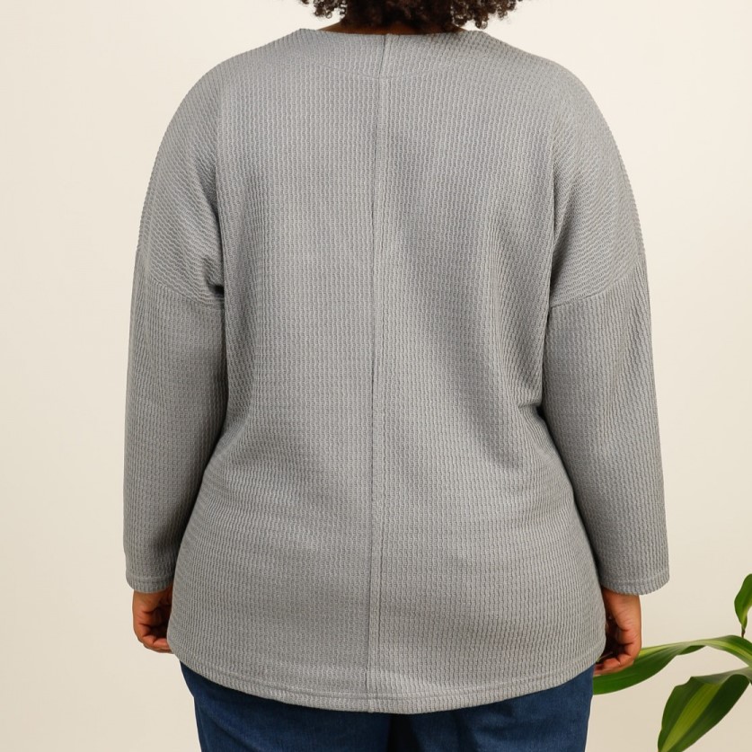 pull long grande taille femme col v et coupe droite uni gris avec poche style boho