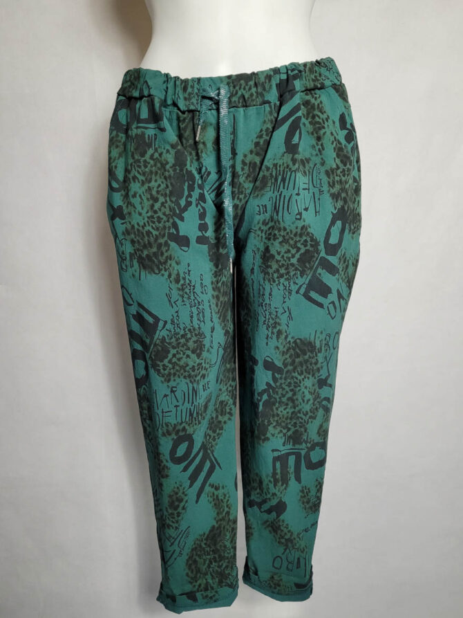 Pantalon femme elastique taille. Pantalon carotte femme chic grande taille. Pantalon original bleu femme grande taille