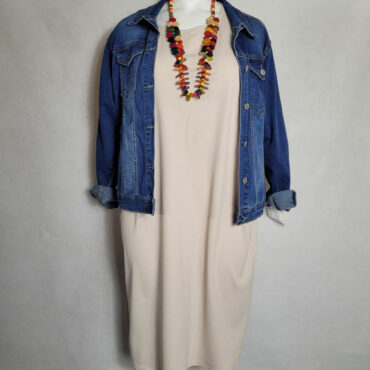 Robe confortable beige et veste jean Robes grandes tailles femme moderne