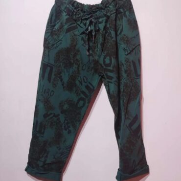 Pantalon chino femme elastique taille. Pantalon carotte femme chic grande taille. Pantalon original bleu femme grande taille | pantalons originaux pour femmes | Vêtements curvy