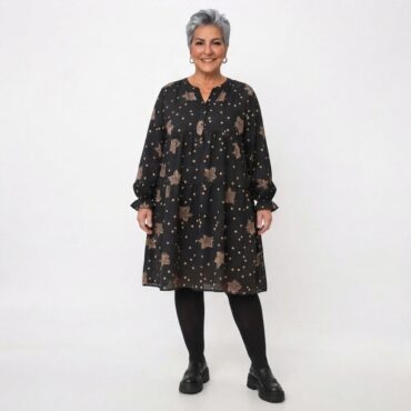 longue robe de soirée noire porter oar femme plus de 50ans