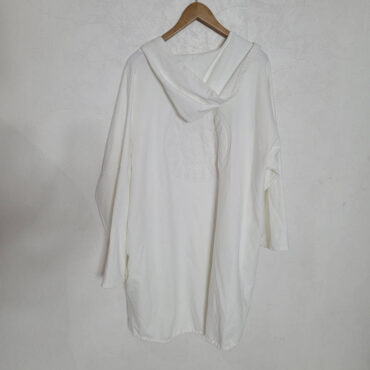 veste blanche femme longue coupe évasé manches longues à capuche et en coton