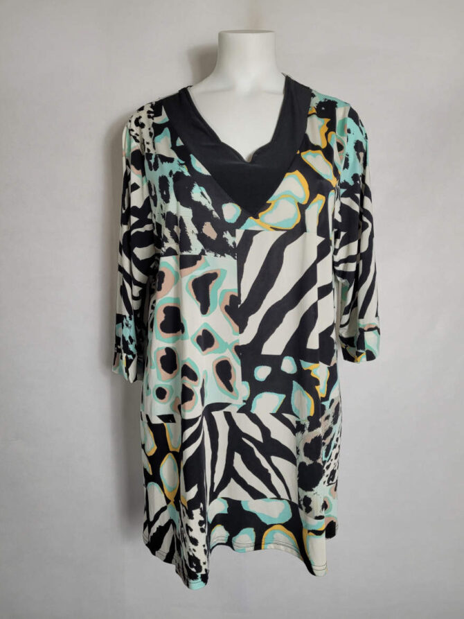 chemisier femme chic et original avec imprimé animal col V- vêtement femme grande taille chic