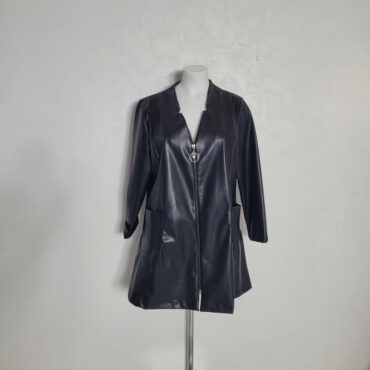 Perfecto noir femme grande taille. vêtements pour ronde similicuir noir | Mode femmes rondes