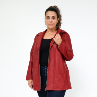 veste simili cuir femme grande taille. Blouson veste longue mi saison couleur rouge disponible en grande taille le must have de la gade robe