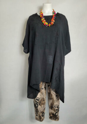 Mode femme ronde chic-blouse noir et pantalon originale,idee look-mode femme originalronde