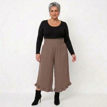jupe pantalon femme porté par une femme de 50 ans et plus