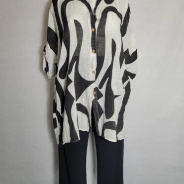 grande chemise femme original, noir blanc, Idée look femme ronde