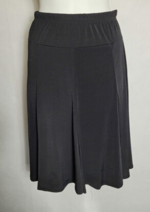 Mode ronde , jupe grande taille femme , coupe évasée couleur noir